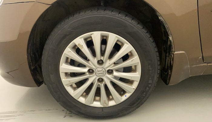 2015 Maruti Ciaz ZDI SHVS, Diesel, Manual, 77,169 km, Left Front Wheel