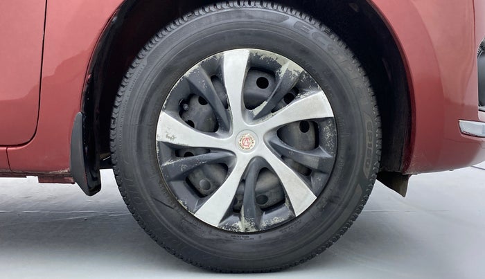 2017 Maruti Dzire VXI, Petrol, Manual, 43,489 km, Right Front Wheel