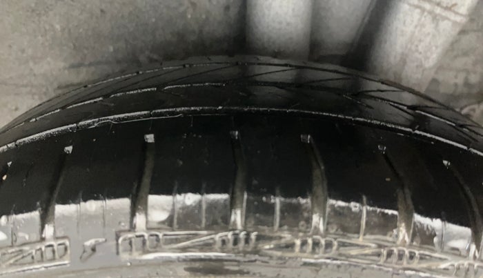 2014 Hyundai Grand i10 MAGNA 1.2 KAPPA VTVT, CNG, Manual, 72,710 km, Left Rear Tyre Tread