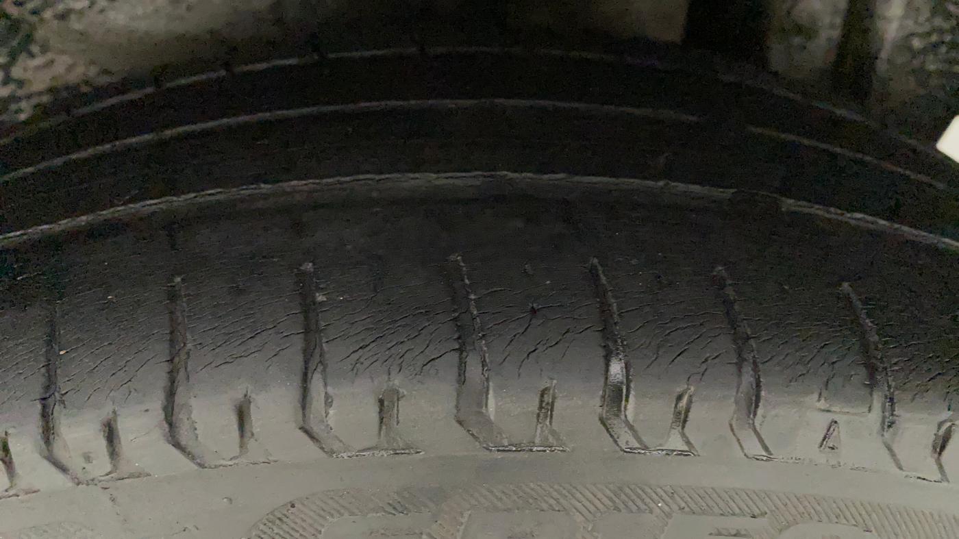 2013 Maruti Swift Dzire VDI, Diesel, Manual, 72,515 km, Left Rear Tyre Tread