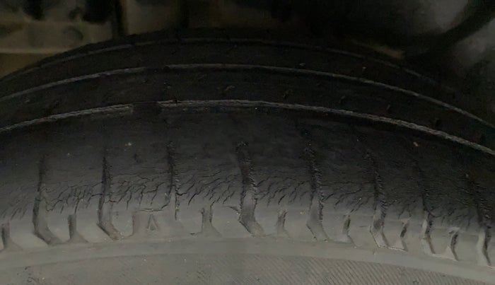 2013 Maruti Swift Dzire VDI, Diesel, Manual, 72,515 km, Right Rear Tyre Tread
