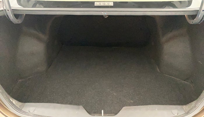 2017 Maruti Ciaz ZETA 1.4  AT PETROL, Petrol, Automatic, 49,962 km, Boot Inside