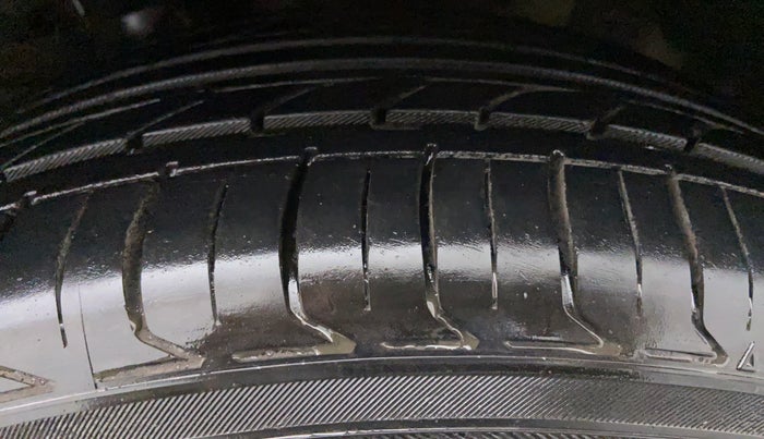 2016 Hyundai Creta 1.6 SX PLUS AUTO PETROL, Petrol, Automatic, 77,427 km, Left Front Tyre Tread