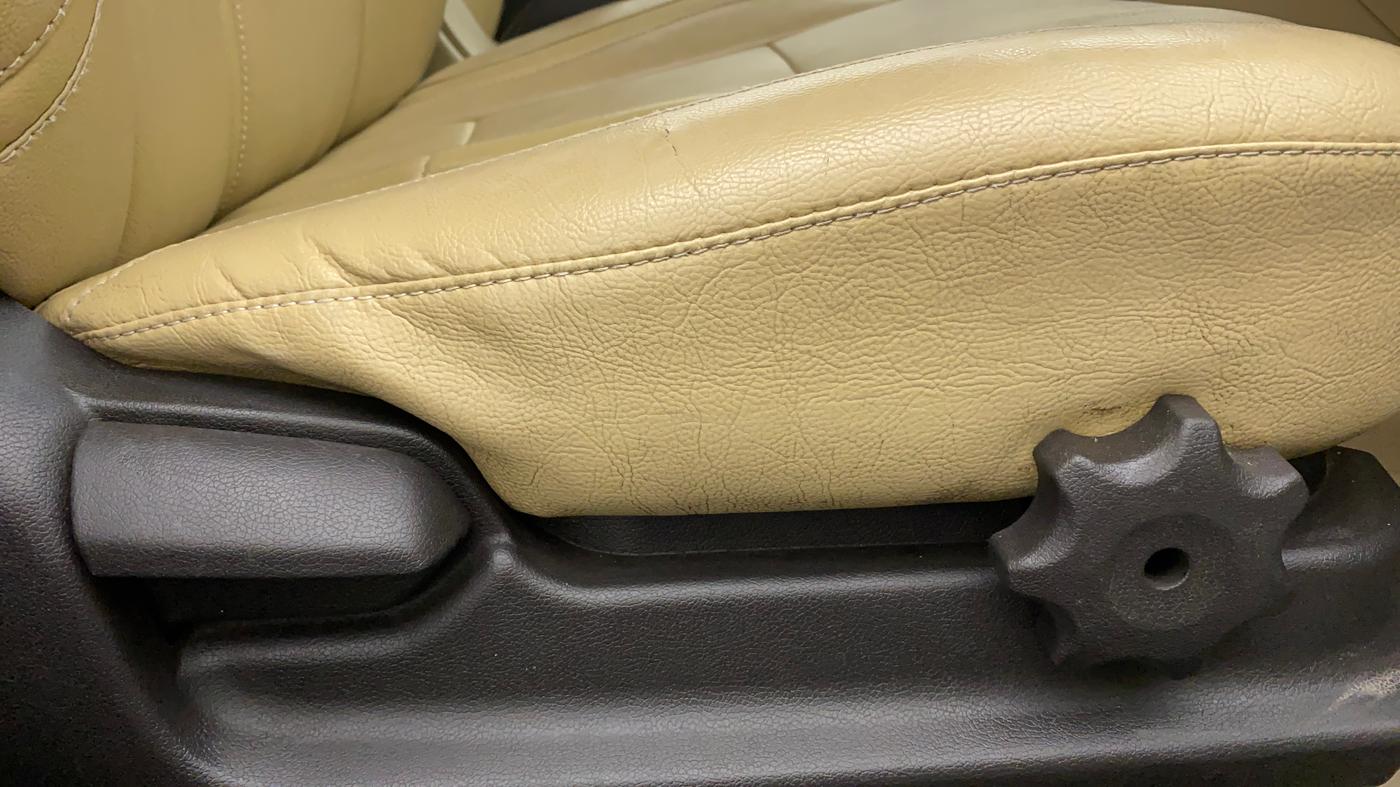 2015 Hyundai Verna FLUIDIC 1.6 CRDI S(O) 4S, Diesel, Manual, 1,01,566 km, Driver Side Adjustment Panel