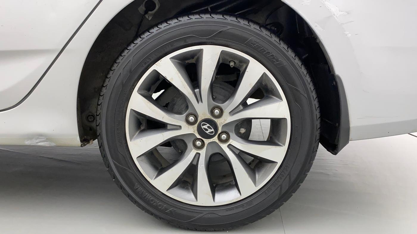 2015 Hyundai Verna FLUIDIC 1.6 CRDI S(O) 4S, Diesel, Manual, 1,01,566 km, Left Rear Wheel