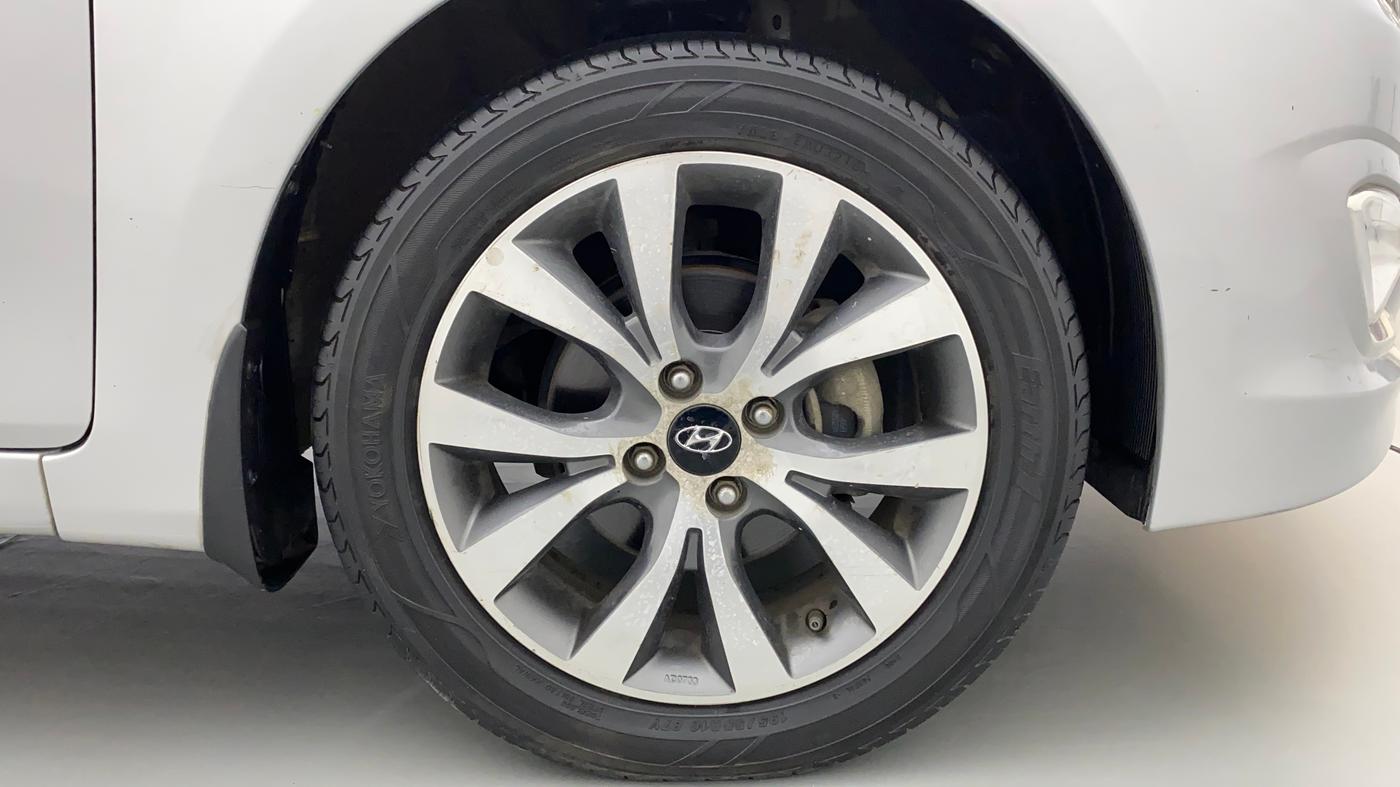 2015 Hyundai Verna FLUIDIC 1.6 CRDI S(O) 4S, Diesel, Manual, 1,01,566 km, Right Front Wheel