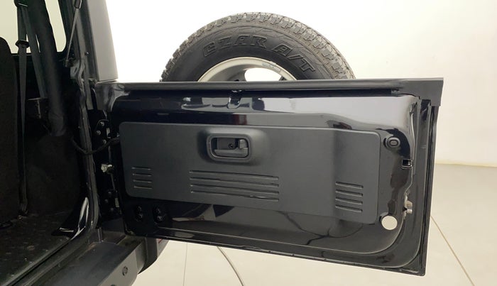 2022 Mahindra Thar LX PETROL HT 4WD AT, Petrol, Automatic, 20,952 km, Boot Door Open