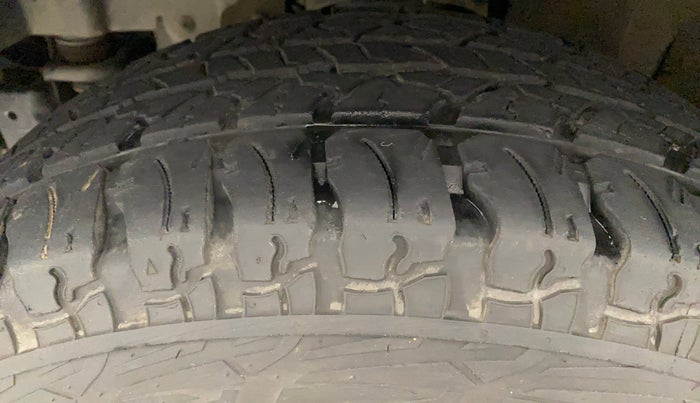 2022 Mahindra Thar LX PETROL HT 4WD AT, Petrol, Automatic, 20,952 km, Left Front Tyre Tread