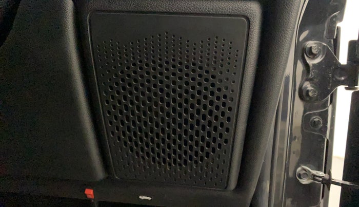 2022 Mahindra Thar LX PETROL HT 4WD AT, Petrol, Automatic, 20,952 km, Speaker