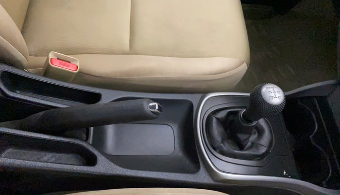 2016 Honda City 1.5L I-VTEC V MT, Petrol, Manual, 61,382 km, Gear Lever