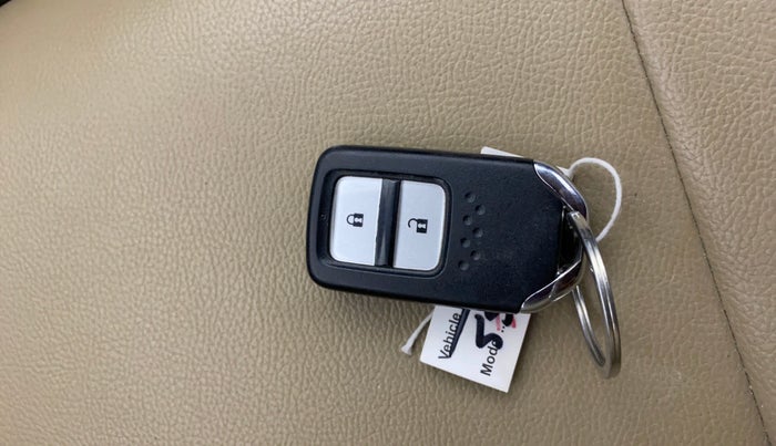 2021 Honda Jazz 1.2L I-VTEC VX CVT, Petrol, Automatic, 45,096 km, Key Close Up