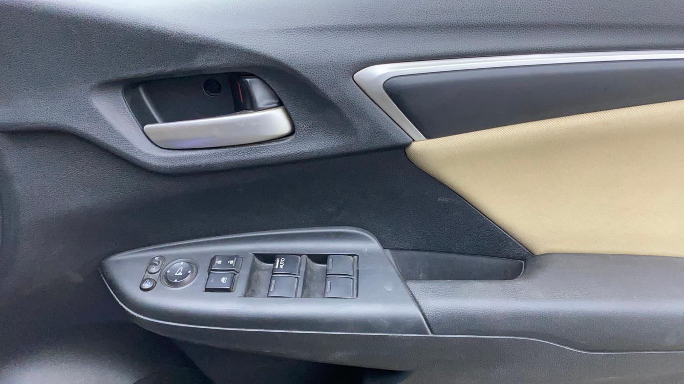 2021 Honda Jazz 1.2L I-VTEC VX CVT, Petrol, Automatic, 45,113 km, Driver Side Door Panels Control