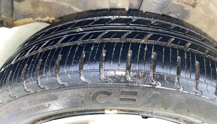 2016 Maruti Wagon R 1.0 VXI AMT, Petrol, Automatic, 45,667 km, Left Front Tyre Tread