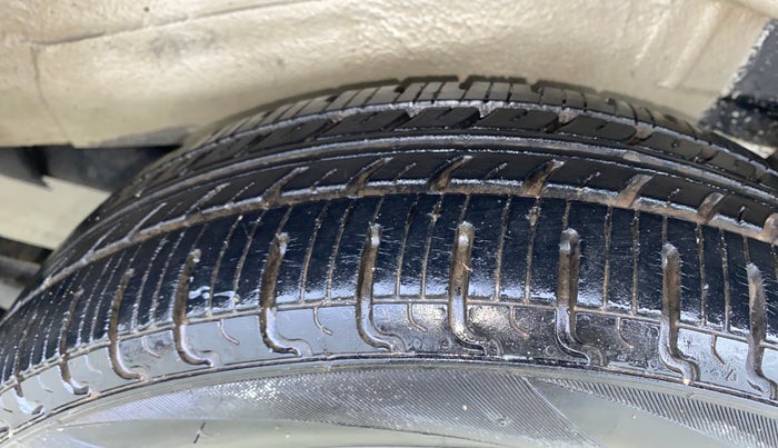 2016 Maruti Wagon R 1.0 VXI AMT, Petrol, Automatic, 45,667 km, Left Rear Tyre Tread