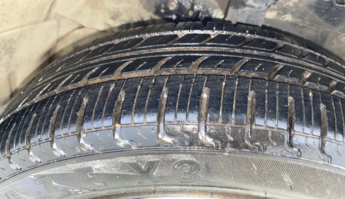 2016 Maruti Wagon R 1.0 VXI AMT, Petrol, Automatic, 45,667 km, Right Front Tyre Tread