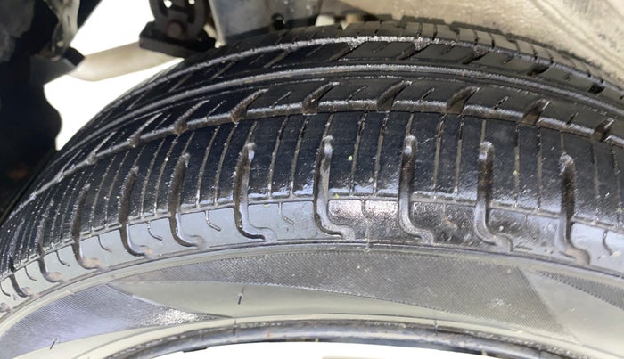 2016 Maruti Wagon R 1.0 VXI AMT, Petrol, Automatic, 45,667 km, Right Rear Tyre Tread