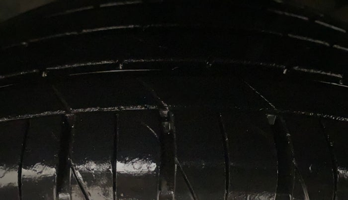 2023 KIA SONET GTX PLUS 1.0 DCT, Petrol, Automatic, 23,801 km, Left Front Tyre Tread