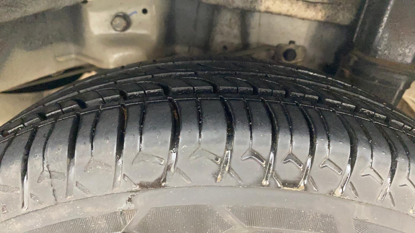 2018 Hyundai Eon ERA +, Petrol, Manual, 32,249 km, Left Rear Tyre Tread