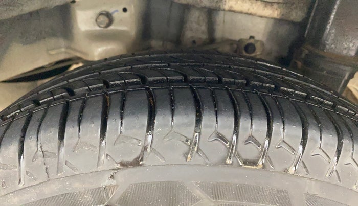 2018 Hyundai Eon ERA +, Petrol, Manual, 32,249 km, Left Rear Tyre Tread