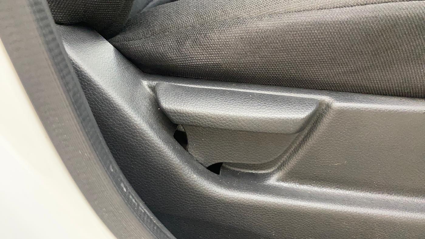 2018 Hyundai Eon ERA +, Petrol, Manual, 32,249 km, Driver Side Adjustment Panel