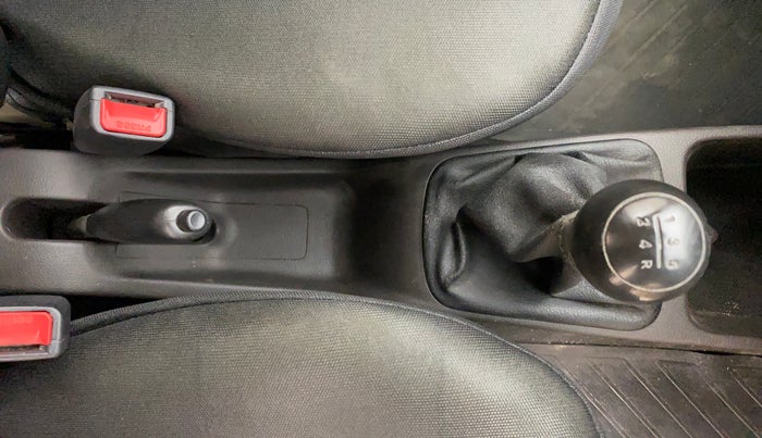 2018 Hyundai Eon ERA +, Petrol, Manual, 32,249 km, Gear Lever