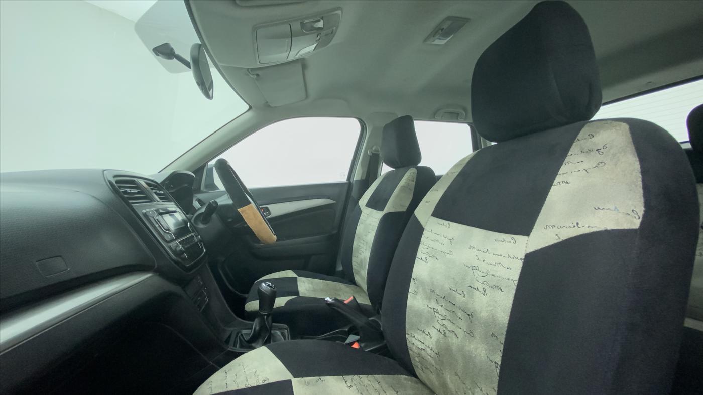 2018 Maruti Vitara Brezza ZDI, Diesel, Manual, 1,54,828 km, Right Side Front Door Cabin View