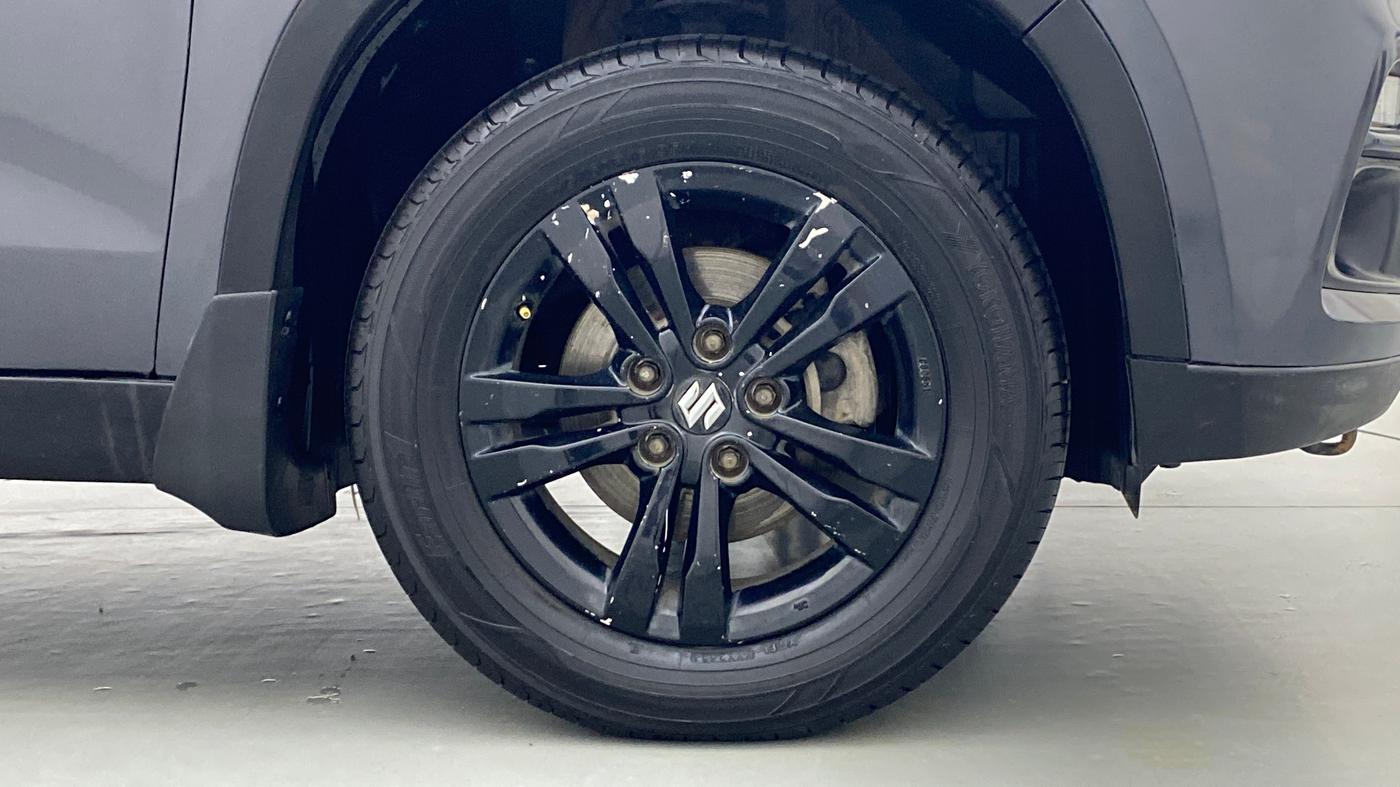 2018 Maruti Vitara Brezza ZDI, Diesel, Manual, 1,54,828 km, Right Front Tyre
