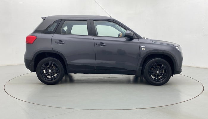 2018 Maruti Vitara Brezza ZDI, Diesel, Manual, 1,54,828 km, Right Side View