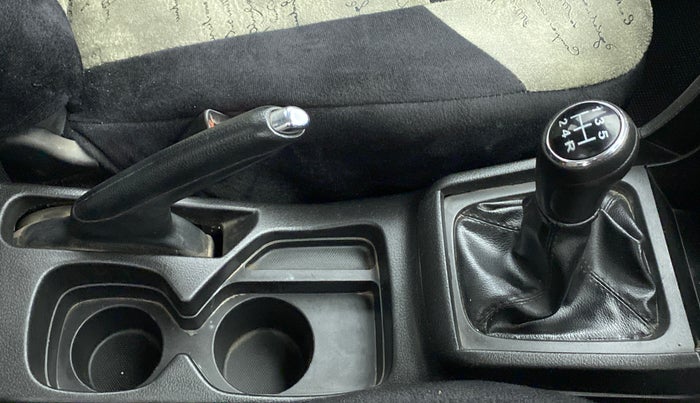 2018 Maruti Vitara Brezza ZDI, Diesel, Manual, 1,54,828 km, Gear Lever