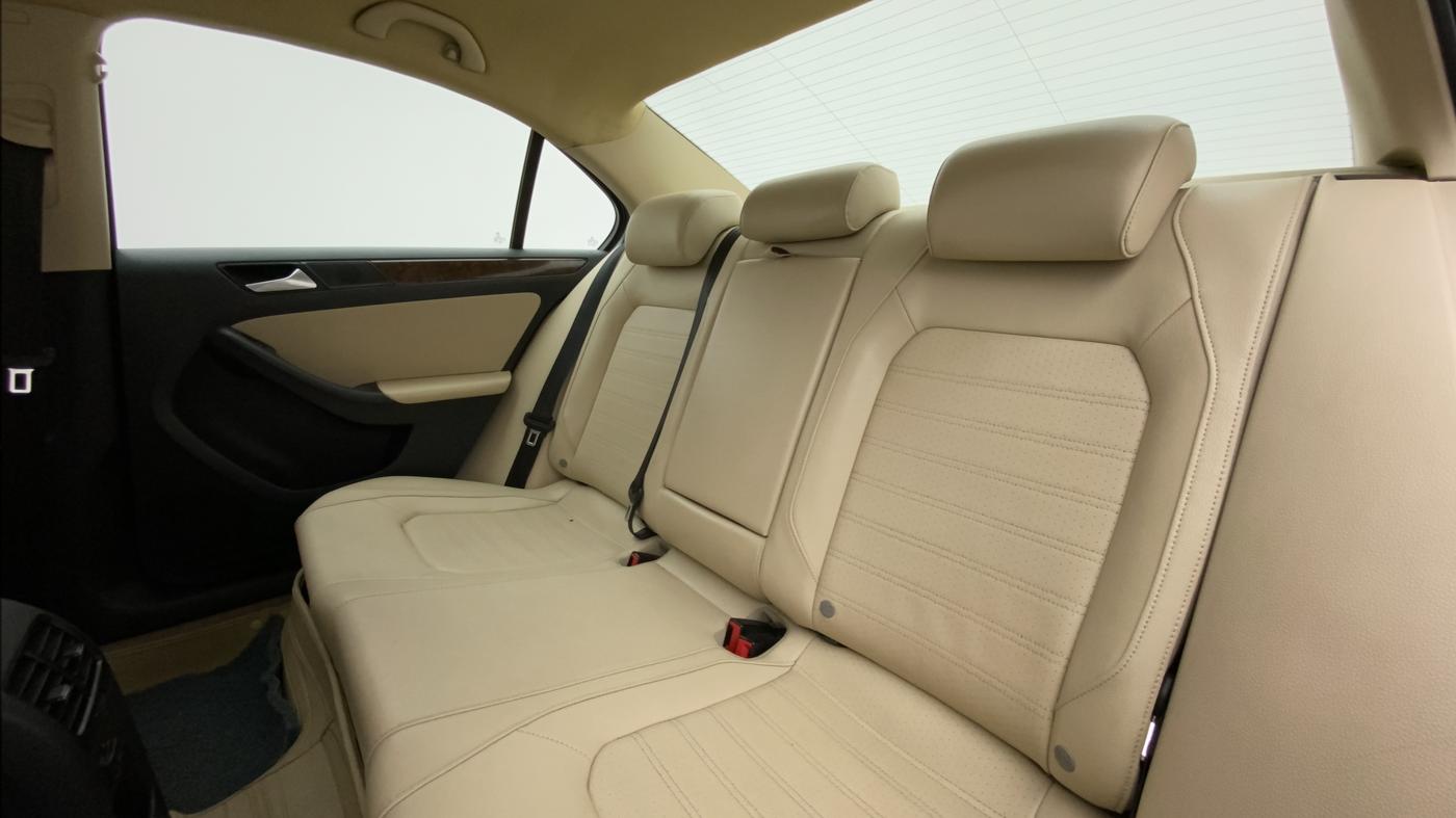 2013 Volkswagen Jetta HIGHLINE TDI AT, Diesel, Automatic, 99,423 km, Right Side Rear Door Cabin