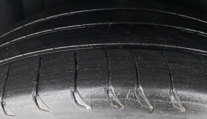 2013 Volkswagen Jetta HIGHLINE TDI AT, Diesel, Automatic, 99,423 km, Right Rear Tyre Tread