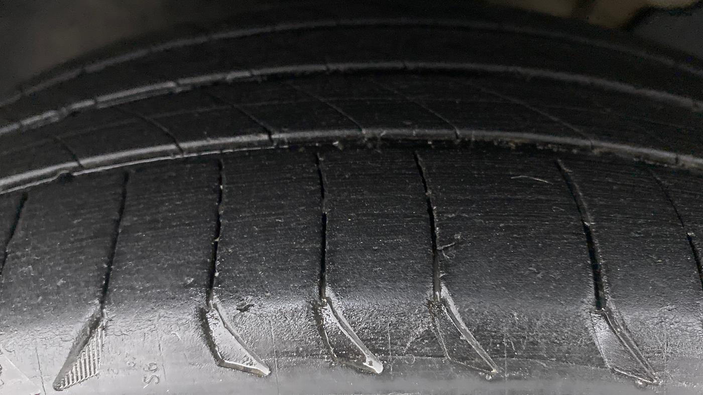 2013 Volkswagen Jetta HIGHLINE TDI AT, Diesel, Automatic, 99,423 km, Left Front Tyre Tread
