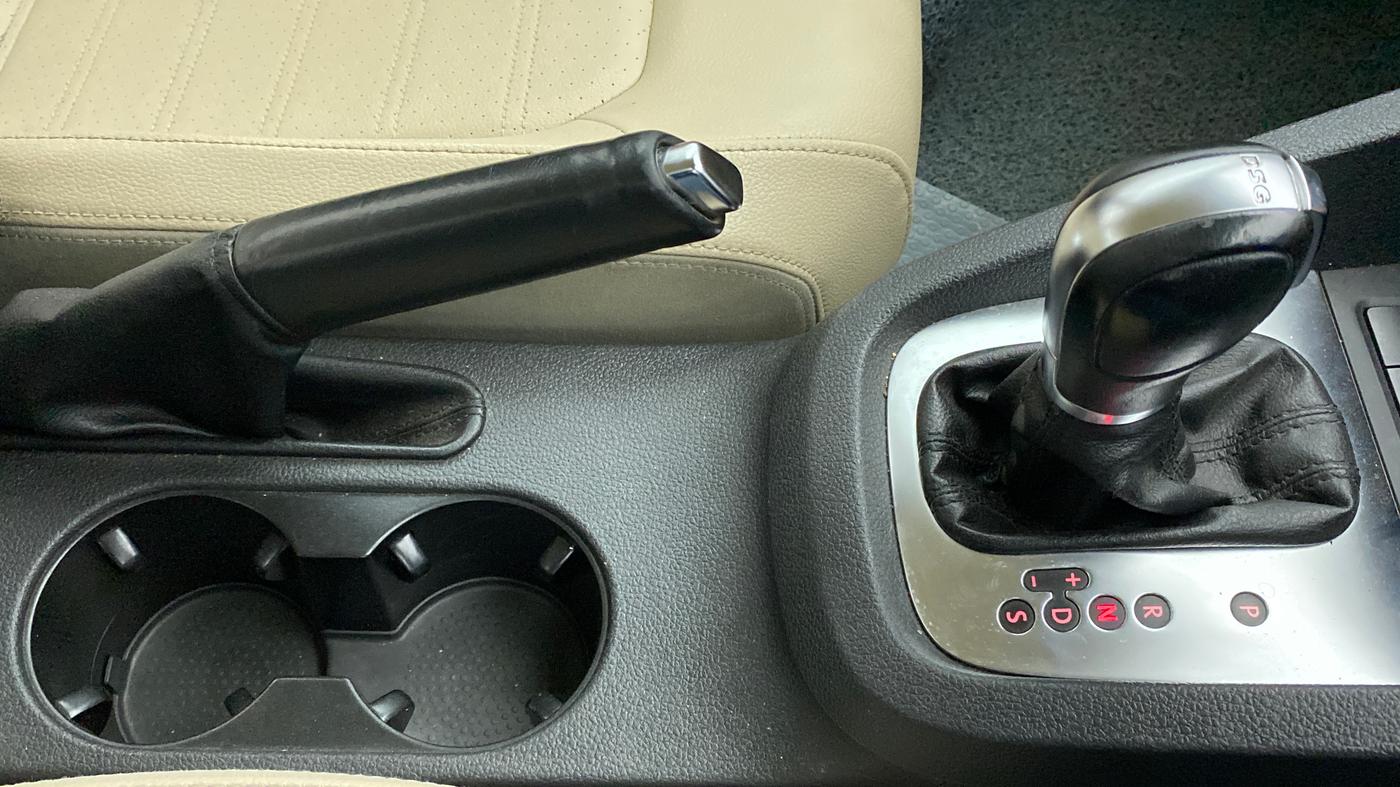 2013 Volkswagen Jetta HIGHLINE TDI AT, Diesel, Automatic, 99,423 km, Gear Lever