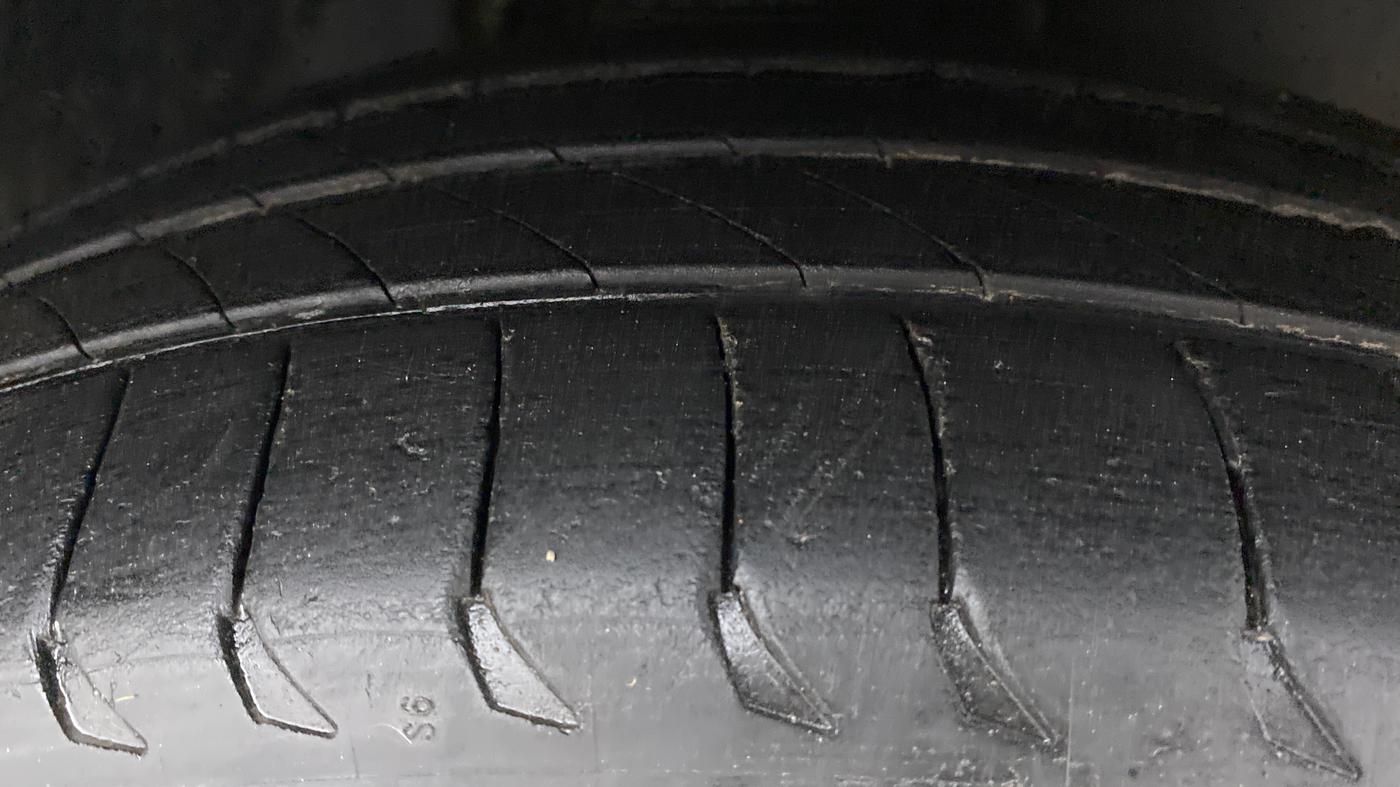 2013 Volkswagen Jetta HIGHLINE TDI AT, Diesel, Automatic, 99,423 km, Right Front Tyre Tread