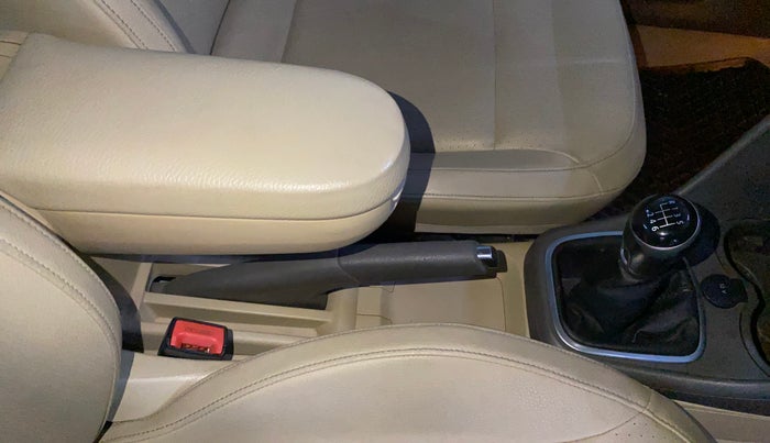 2021 Volkswagen Vento HIGHLINE 1.0L TSI, Petrol, Manual, 67,451 km, Gear Lever