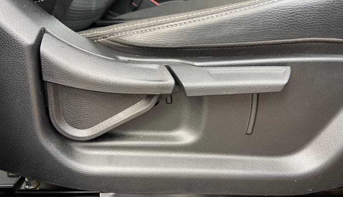 2023 KIA SONET HTX PLUS 1.0 IMT, Petrol, Manual, 17,702 km, Driver Side Adjustment Panel