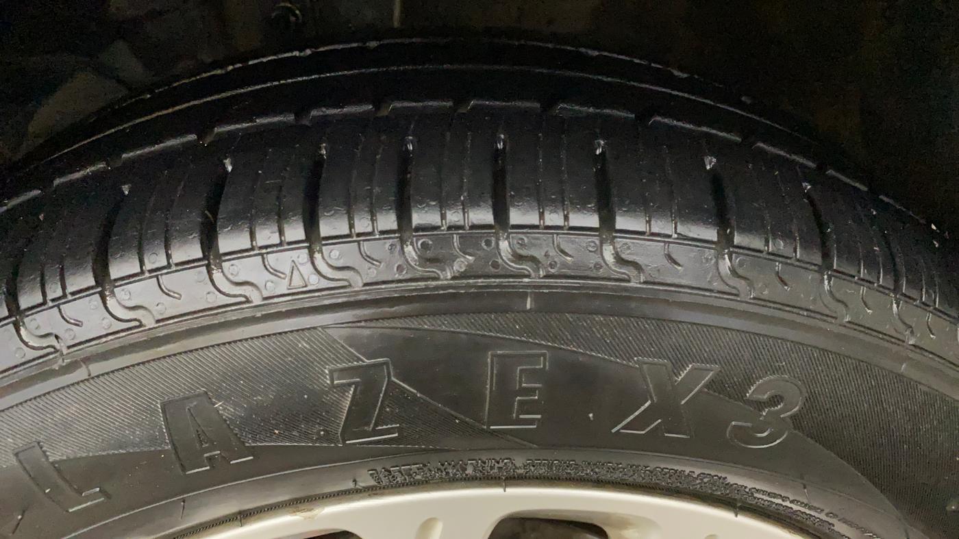 2018 Maruti Swift ZXI AMT, Petrol, Automatic, 46,527 km, Left Front Tyre Tread