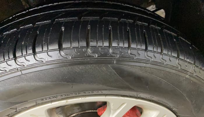 2018 Maruti Swift ZXI AMT, Petrol, Automatic, 46,527 km, Right Front Tyre Tread