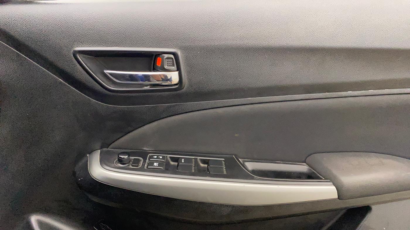 2018 Maruti Swift ZXI AMT, Petrol, Automatic, 46,527 km, Driver Side Door Panels Control