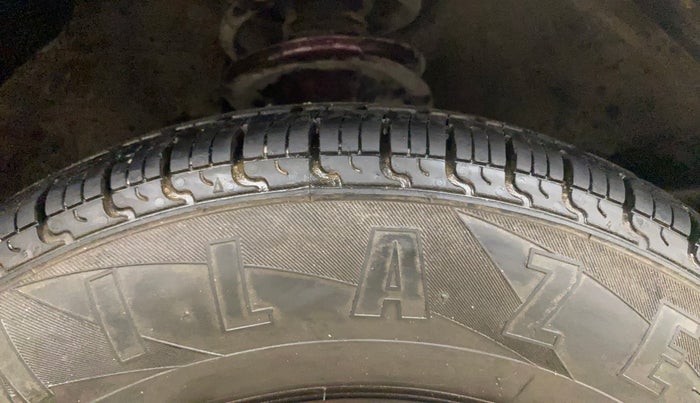 2013 Hyundai i10 SPORTZ 1.2 AT, Petrol, Automatic, 99,066 km, Right Front Tyre Tread