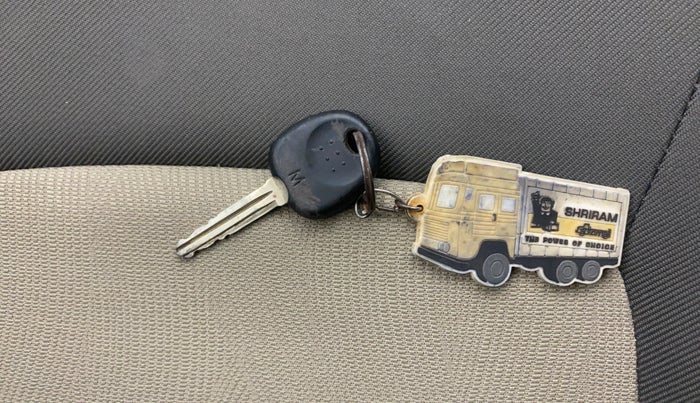 2013 Hyundai i10 SPORTZ 1.2 AT, Petrol, Automatic, 99,066 km, Key Close Up