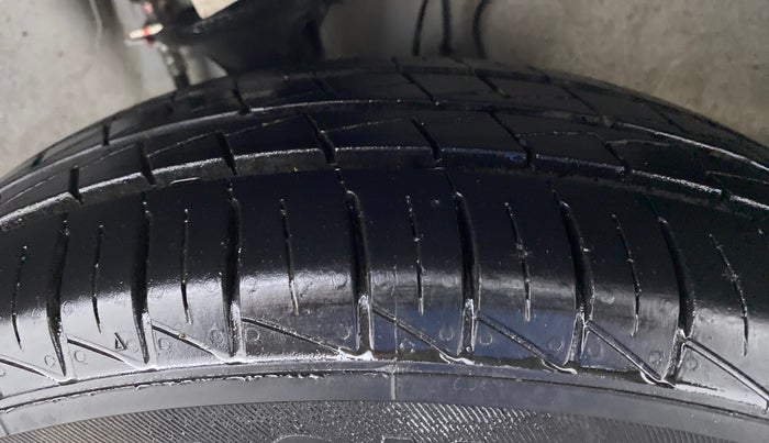 2021 Maruti Alto LXI, Petrol, Manual, 3,344 km, Right Front Tyre Tread