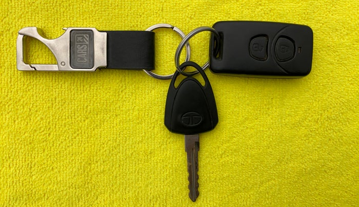 2016 Tata Nano TWIST XTA, Petrol, Automatic, 33,329 km, Key Close up