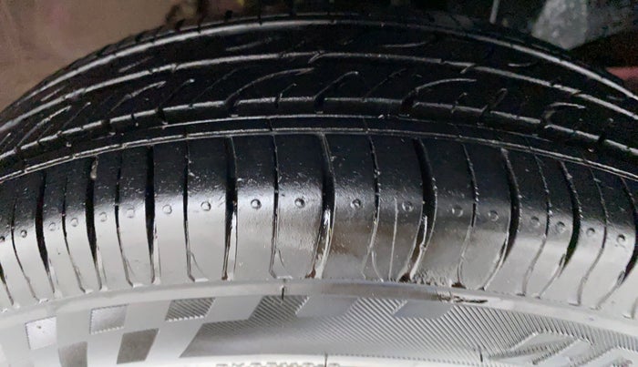 2016 Tata Nano TWIST XTA, Petrol, Automatic, 33,329 km, Right Front Tyre Tread