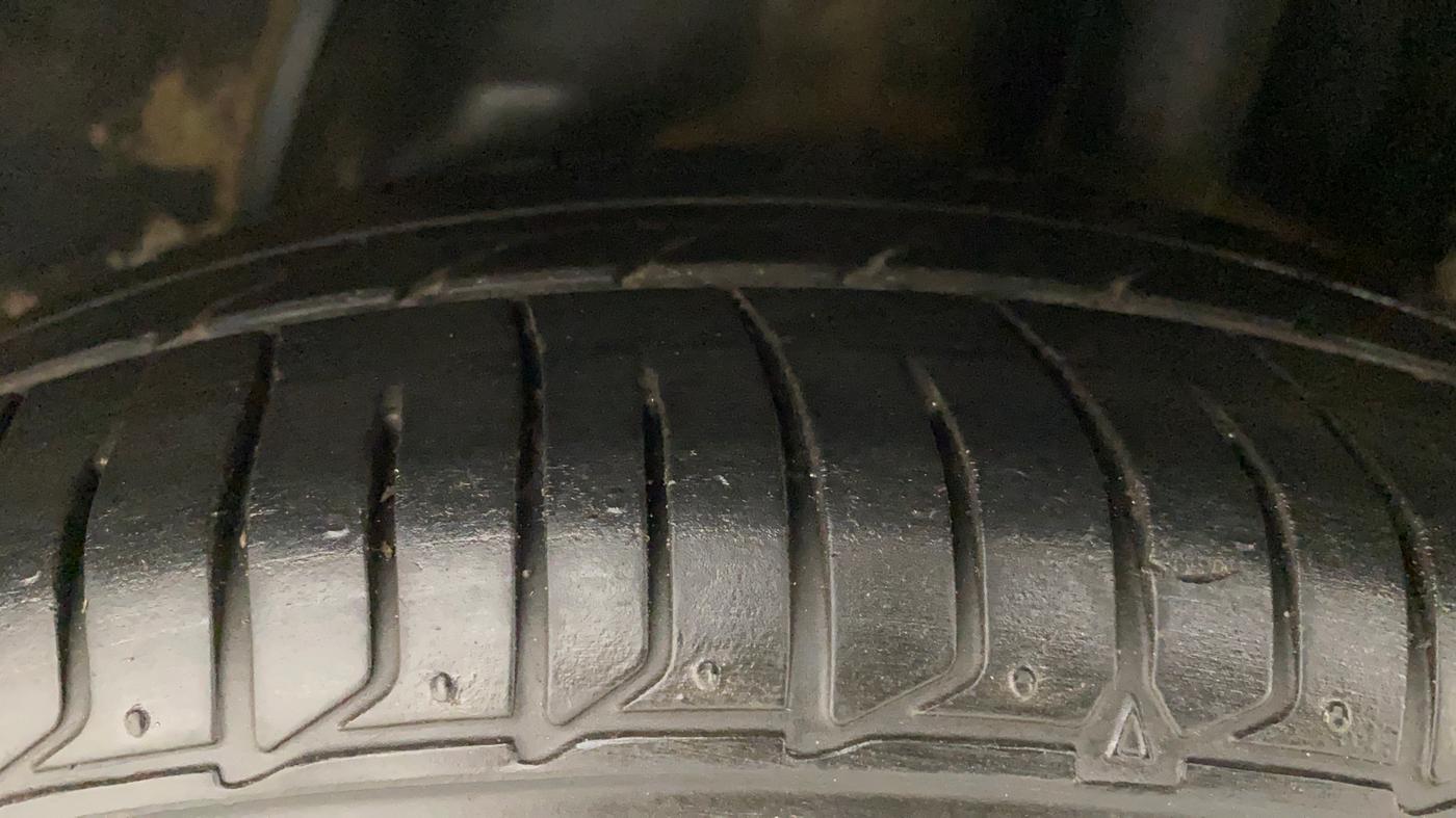 2011 Honda Civic 1.8L I-VTEC V AT SUNROOF, Petrol, Automatic, 84,225 km, Left Rear Tyre Tread