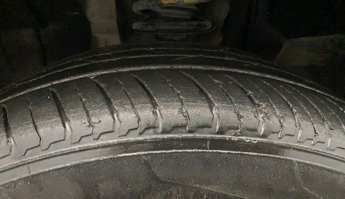 2021 Nissan MAGNITE XL, Petrol, Manual, 54,497 km, Left Front Tyre Tread