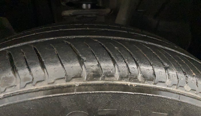 2021 Nissan MAGNITE XL, Petrol, Manual, 54,497 km, Right Front Tyre Tread