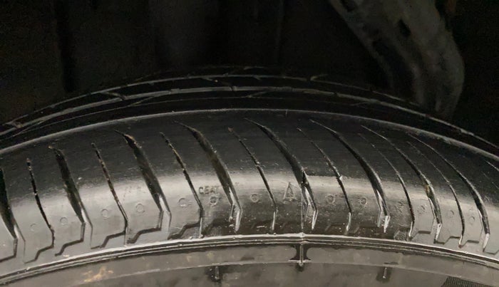 2021 Nissan MAGNITE XL, Petrol, Manual, 54,497 km, Right Rear Tyre Tread