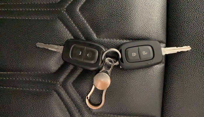 2021 Nissan MAGNITE XL, Petrol, Manual, 54,497 km, Key Close Up