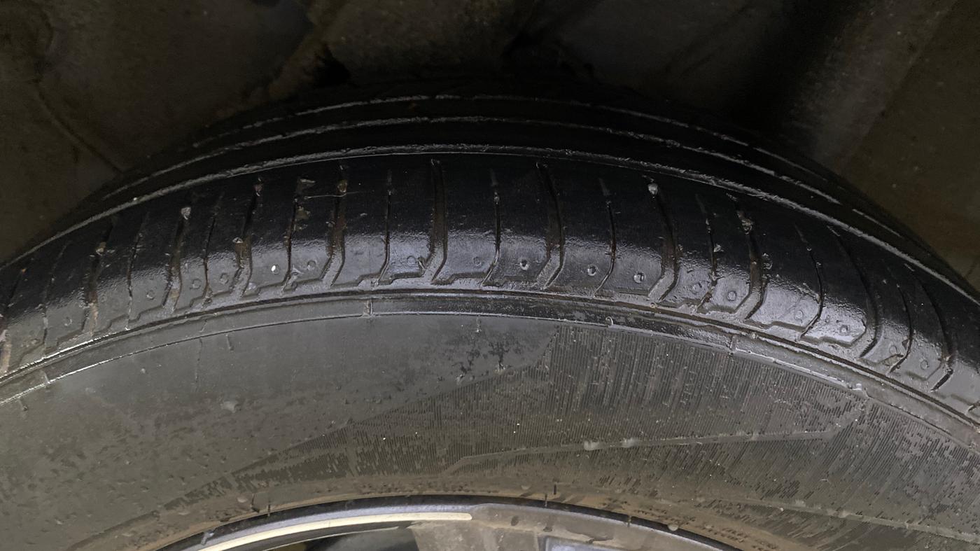 2021 Hyundai VENUE SX PLUS 1.0 TURBO DCT, Petrol, Automatic, 28,519 km, Left Rear Tyre Tread